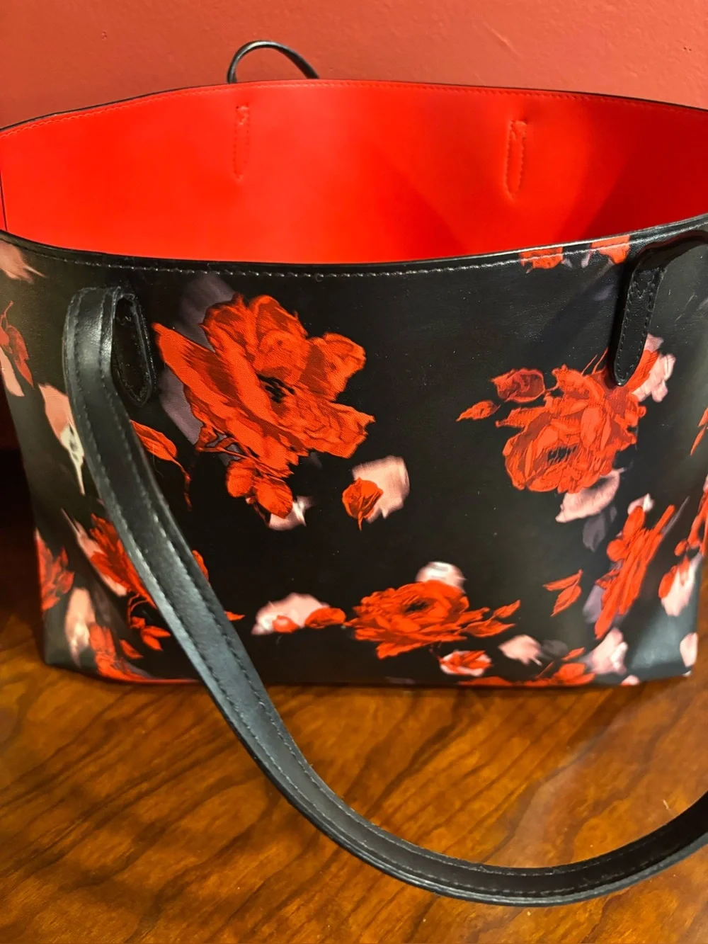 Victoria's Secret Black Tote, Overnight bag with Red Floral Print.🌹